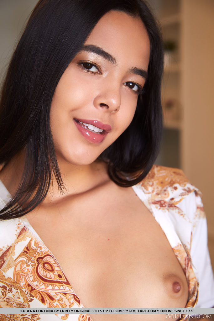 Kubera Fortuna in Golden Girl — MetArt photo 6